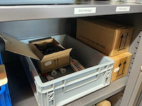 Mewaf jaloeziedeurkast met vetten, olie en remmenreiniger - afbeelding 6 van  18