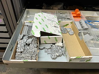 Mewaf jaloeziedeurkast met wago klemmen, wartels en connectoren - afbeelding 22 van  43