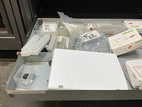 Mewaf jaloeziedeurkast met wago klemmen, wartels en connectoren - afbeelding 35 van  43