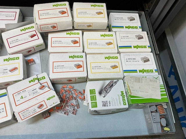 Mewaf jaloeziedeurkast met wago klemmen, wartels en connectoren - afbeelding 38 van  43