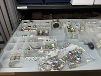 Mewaf jaloeziedeurkast met wago klemmen, wartels en connectoren - afbeelding 41 van  43