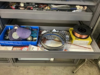 Mewaf werkplaatskast met inhoud - afbeelding 7 van  22