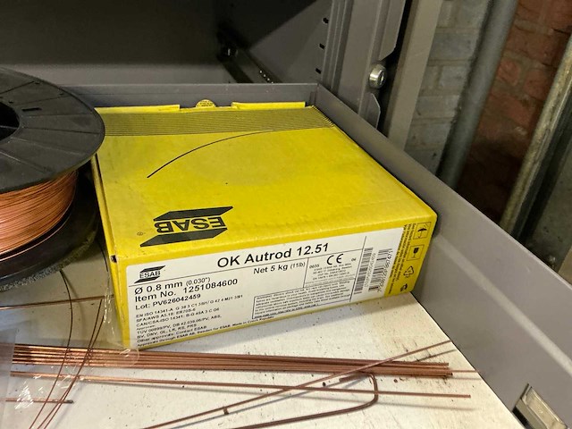 Mewaf werkplaatskast met inhoud - afbeelding 10 van  22