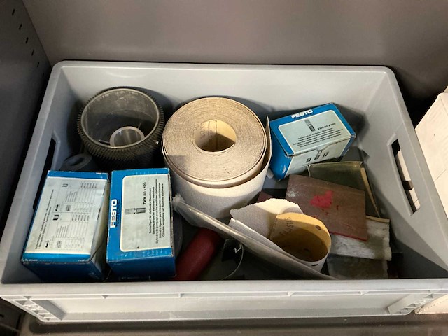 Mewaf werkplaatskast met inhoud - afbeelding 11 van  22