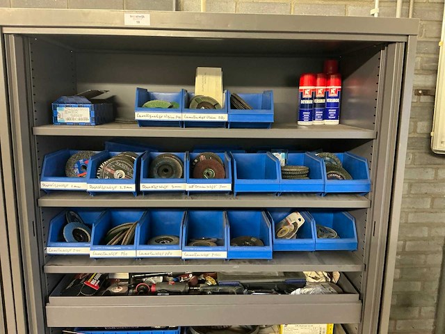 Mewaf werkplaatskast met inhoud - afbeelding 16 van  22