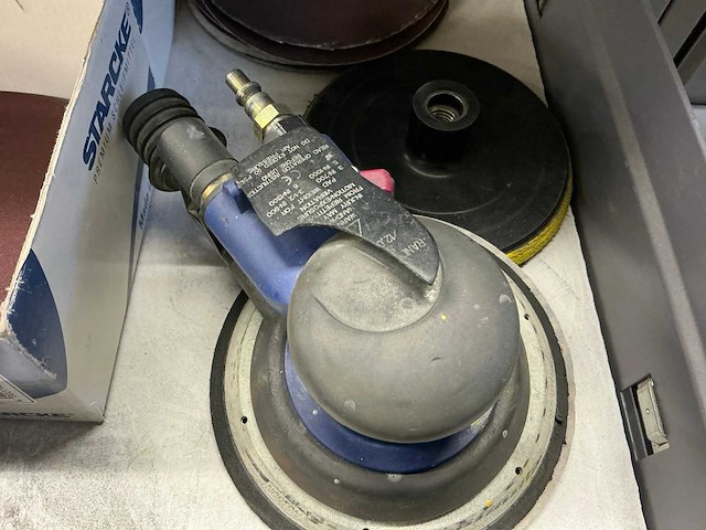 Mewaf werkplaatskast met inhoud - afbeelding 8 van  10