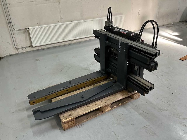 Meyer - fem 3 rotator vorkversteller - forklift accessory - afbeelding 1 van  4