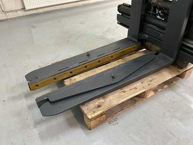 Meyer - fem 3 rotator vorkversteller - forklift accessory - afbeelding 4 van  4