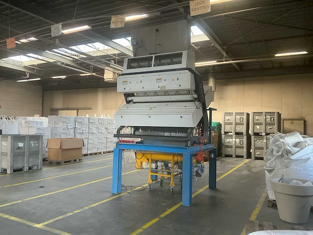 Meyer cf5 osx-300e optische kunststof color sorter, 4–8 t/uur, incl. frame en trap - afbeelding 21 van  39