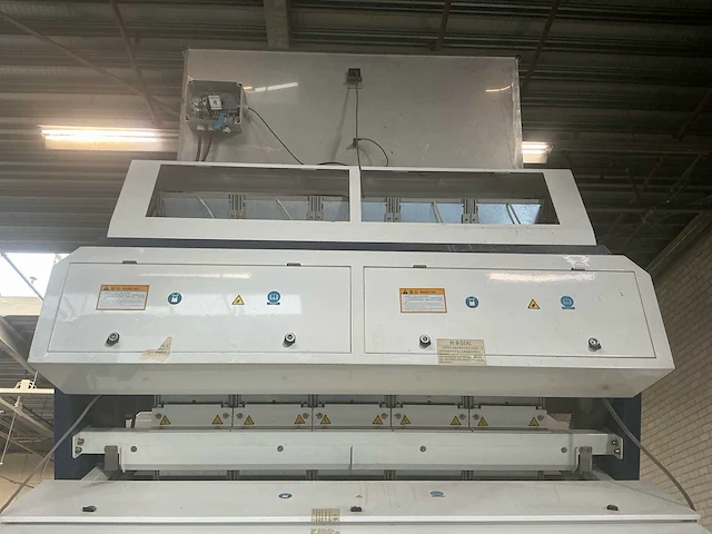 Meyer cf5 osx-300e optische kunststof color sorter, 4–8 t/uur, incl. frame en trap - afbeelding 19 van  39