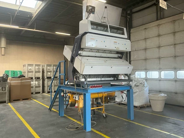 Meyer cf5 osx-300e optische kunststof color sorter, 4–8 t/uur, incl. frame en trap - afbeelding 22 van  39