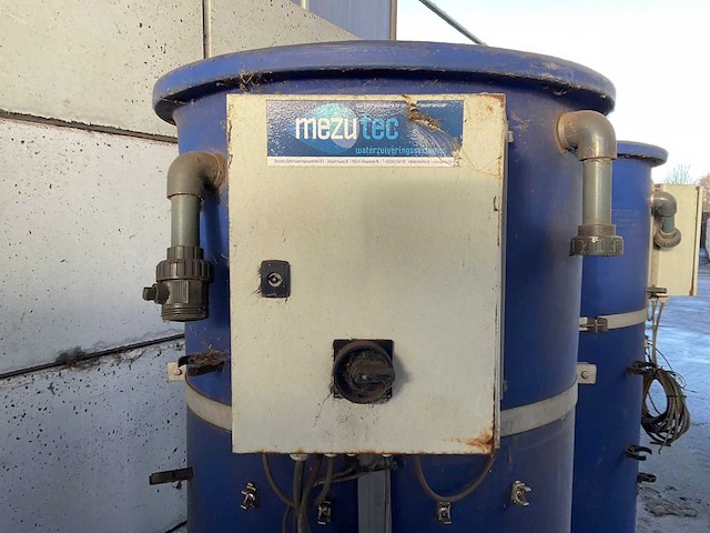 Mezutec bv verticale tanks (2x) - afbeelding 5 van  5