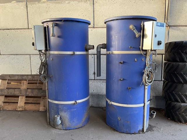 Mezutec bv verticale tanks (2x) - afbeelding 1 van  5