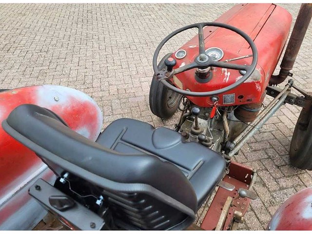 Mf - 35 - oldtimer tractor - afbeelding 5 van  6