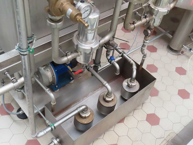 M+f keg-technik - 2011 - micromat m 2/2-b - fusten vul- en reinigingsmachine - afbeelding 5 van  13
