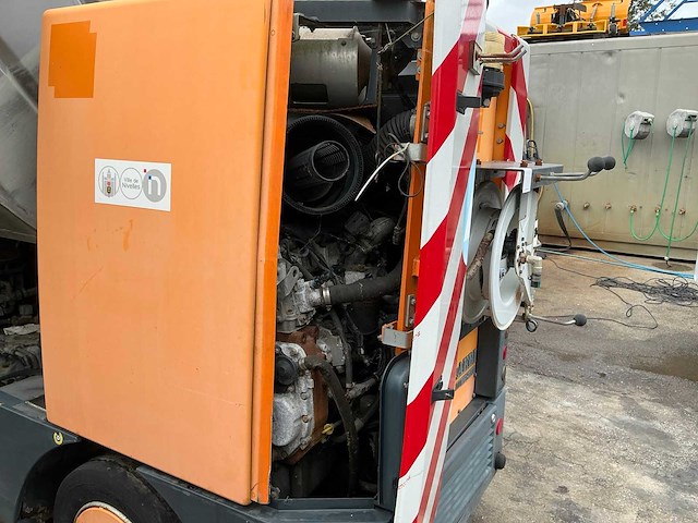 Mf mfh2500 veegwagen - afbeelding 8 van  26