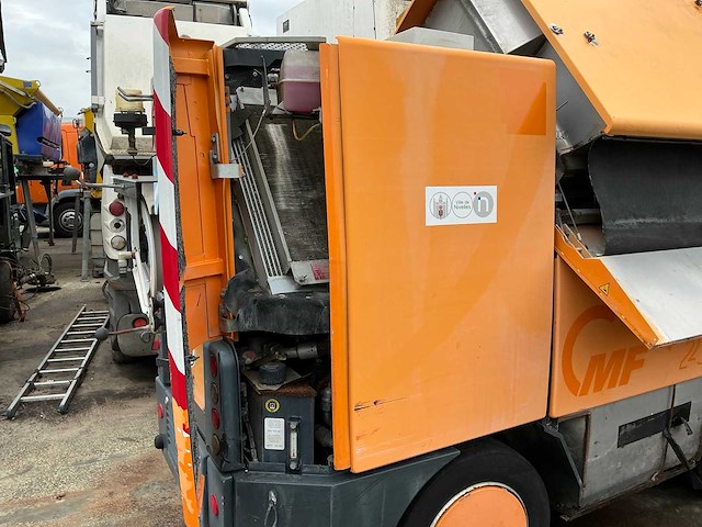 Mf mfh2500 veegwagen - afbeelding 18 van  26