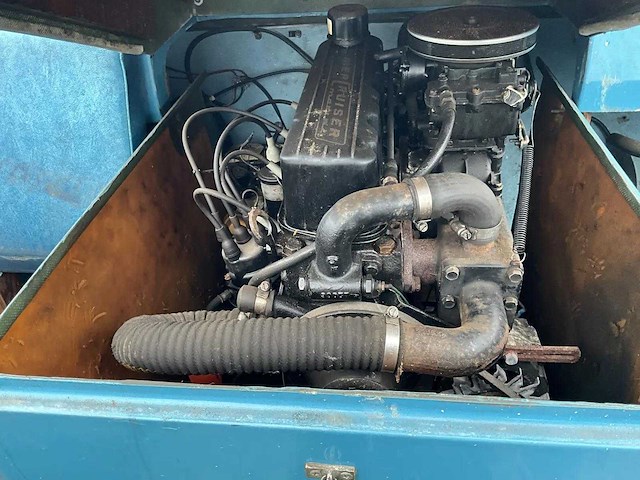 Mfg - motorboot met trailer - afbeelding 8 van  17