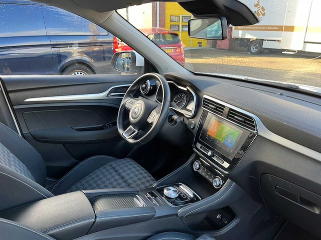 Mg - 2020 - mg zs - automaat - ev comfort 45 kwh - personenauto - afbeelding 13 van  25