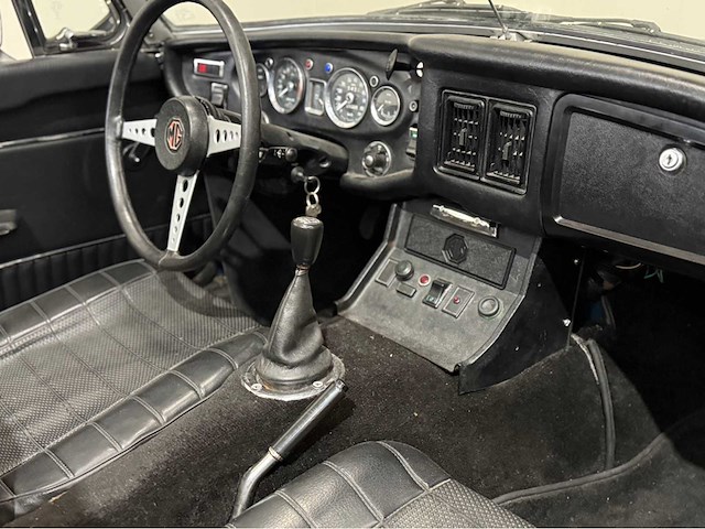 Mg - b - cabrio - oldtimer - 1974 - afbeelding 4 van  21