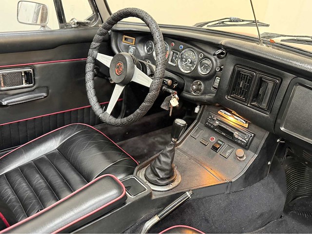Mg - b type - 1.8 roadster - oldtimer - 1974 - afbeelding 13 van  44