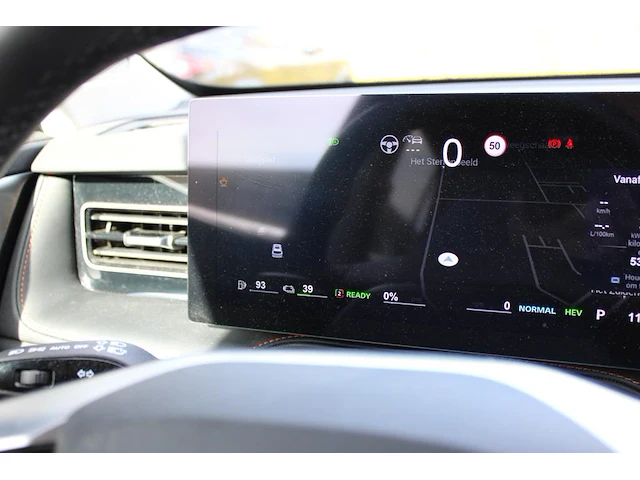 Mg e hs plug-in hybride met kenteken hgj-13-b. datum eerste toelating 21 maart 2025. apk vervaldatum 21 maa... - afbeelding 6 van  16