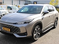 Mg e hs plug-in hybride met kenteken hgj-13-b. datum eerste toelating 21 maart 2025. apk vervaldatum 21 maa...
