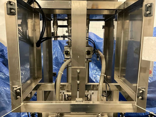 Mic flessen vul- en ettiketeerlijn - afbeelding 3 van  30