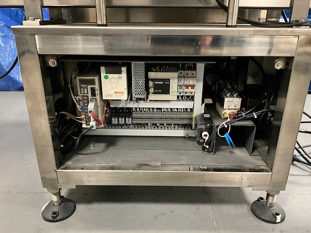 Mic flessen vul- en ettiketeerlijn - afbeelding 6 van  30