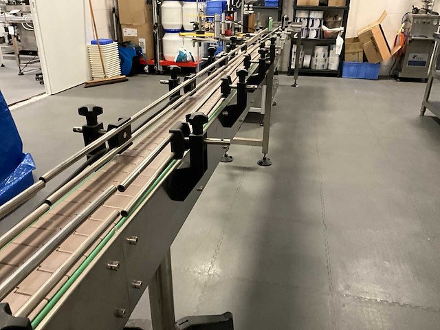 Mic flessen vul- en ettiketeerlijn - afbeelding 14 van  30