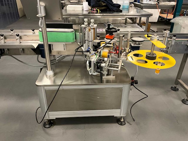 Mic flessen vul- en ettiketeerlijn - afbeelding 22 van  30