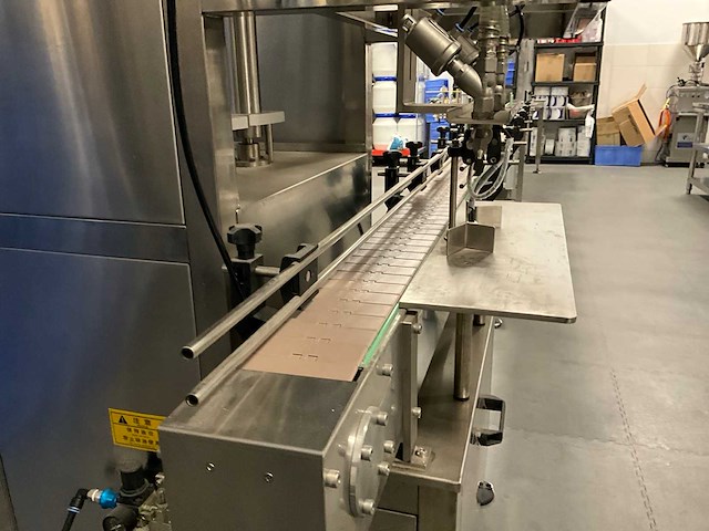 Mic flessen vul- en ettiketeerlijn - afbeelding 30 van  30