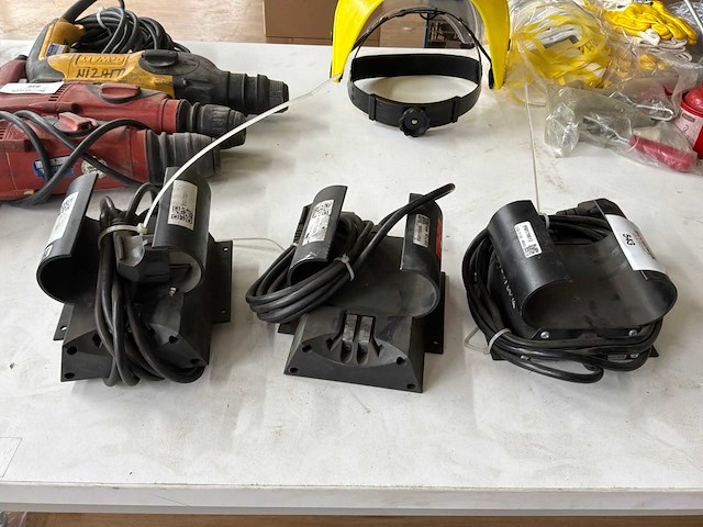 Mica mica ilc4-vac charger acculader (3x) - afbeelding 1 van  3