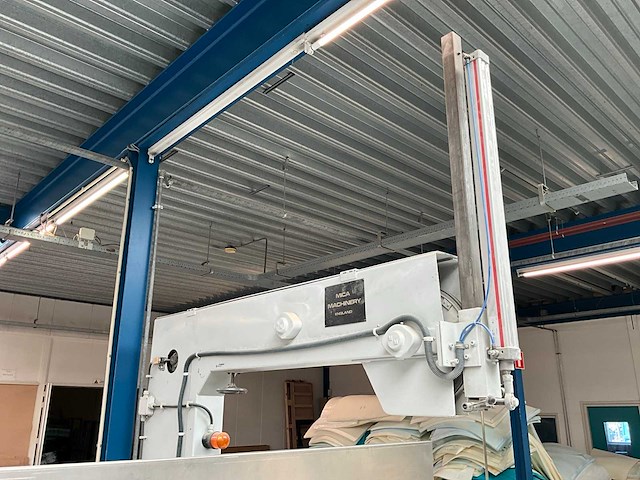 Mica vcm 1048 foam lintzaagmachine - afbeelding 13 van  13