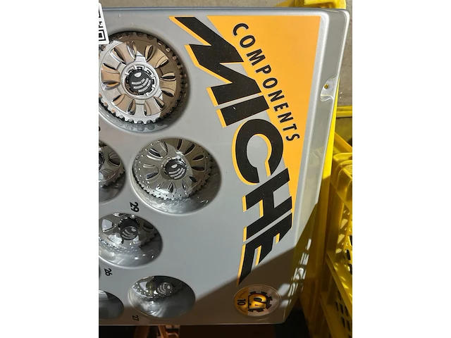 Miche components display met diverse fietscassettes en tandwielen - afbeelding 4 van  4