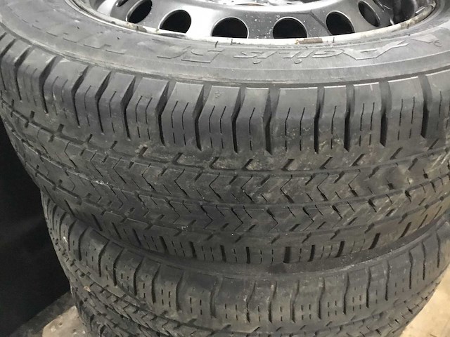 Michelin - - car tyre - afbeelding 2 van  5