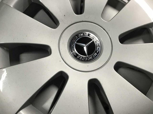 Michelin - - car tyre - afbeelding 4 van  5