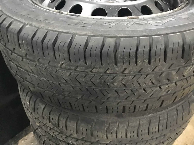 Michelin - - car tyre - afbeelding 2 van  5