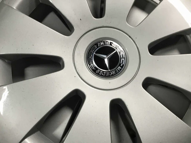 Michelin - - car tyre - afbeelding 4 van  5