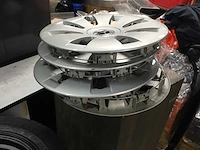 Michelin - - car tyre - afbeelding 5 van  5