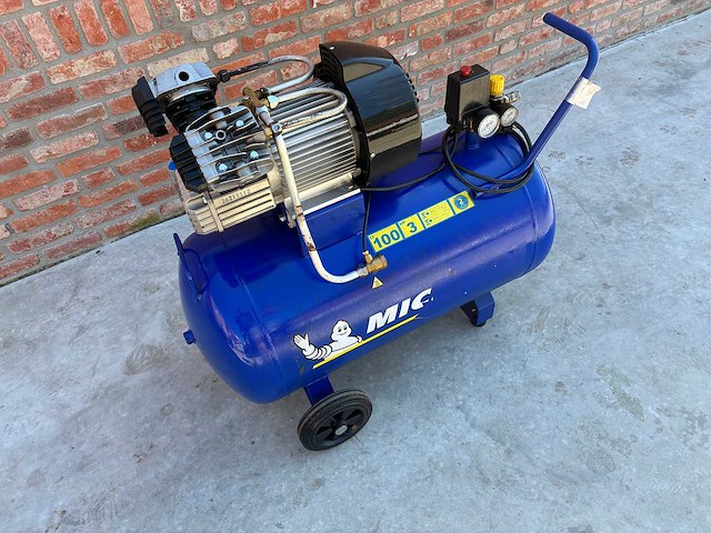 Michelin - 2021 - luchtcompressor - afbeelding 4 van  5