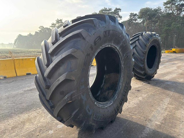Michelin - 800/70r38 band (2x) - afbeelding 1 van  11