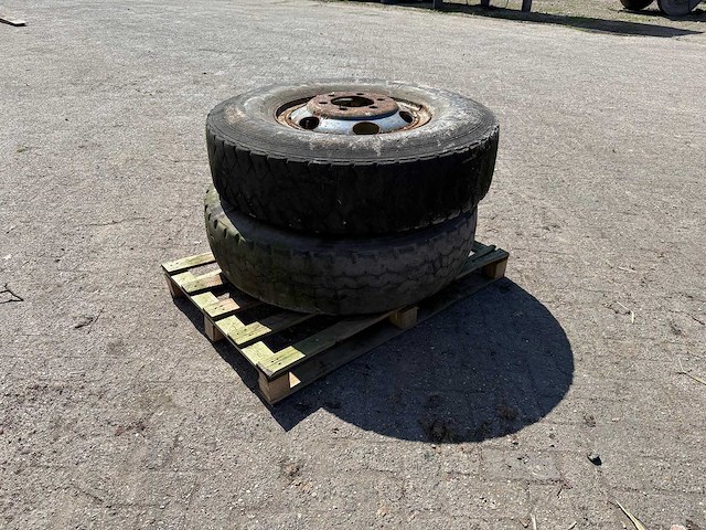 Michelin - band 12.00r20 (2x) - afbeelding 1 van  3