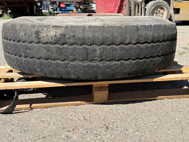 Michelin - band 12.00r20 - afbeelding 5 van  6