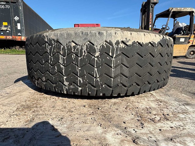 Michelin - band 14/80r20 - afbeelding 2 van  11