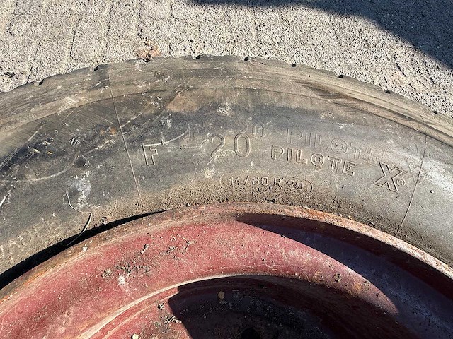 Michelin - band 14/80r20 - afbeelding 6 van  11