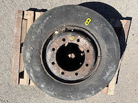 Michelin - band 235/75 r17.5 - afbeelding 1 van  8