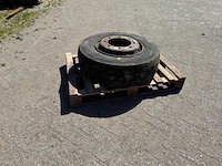 Michelin - band 235/75 r17.5 - afbeelding 8 van  8