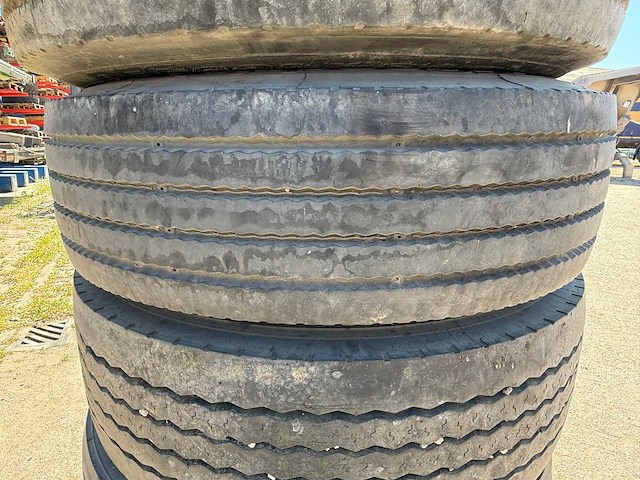 Michelin - band 265/70 r19.5 (5x) - afbeelding 3 van  16