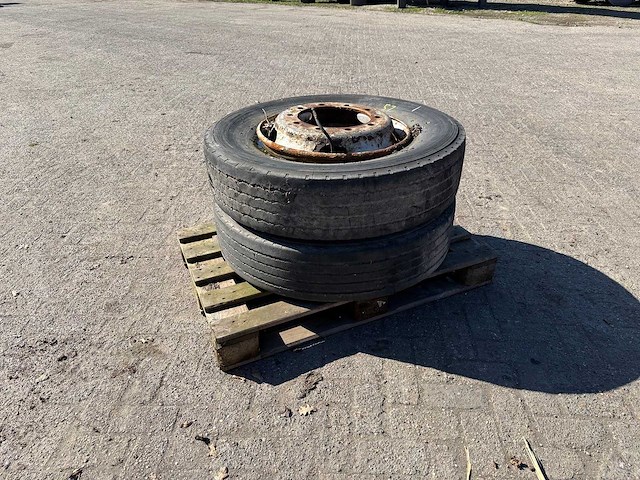 Michelin - band 275/80r22.5 (2x) - afbeelding 1 van  10